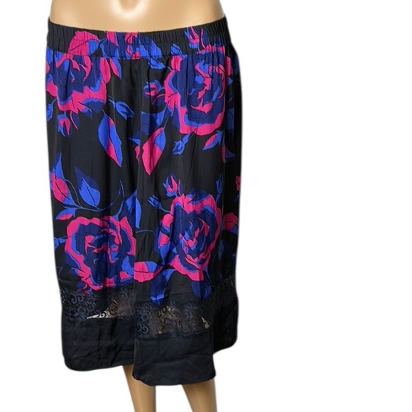 NWT Joe Fresh ,satin ,lace ,floral flare skirt,satin feel, - Picture 1 of 11